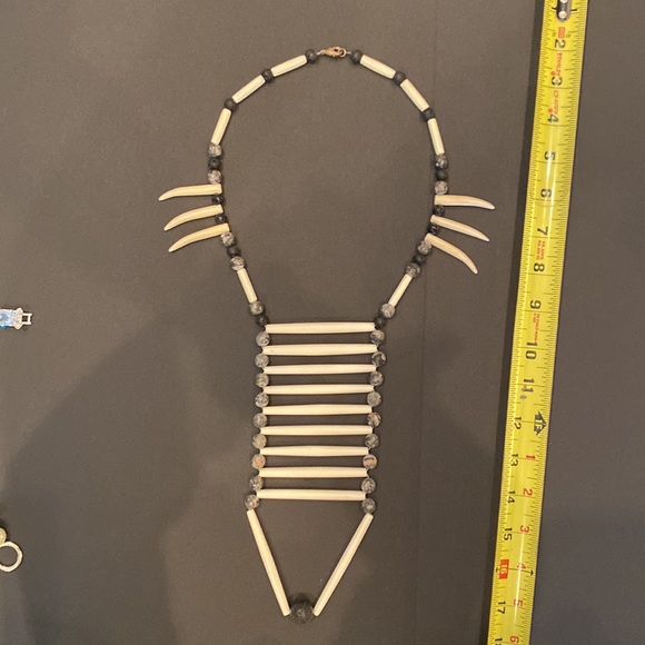 Tribal necklace hand made. Black with ivory colored beads of different shapes - Picture 2 of 6